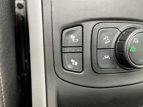 Used 2020 GMC Terrain SLT w/ Preferred Package AWD/4WD image 24