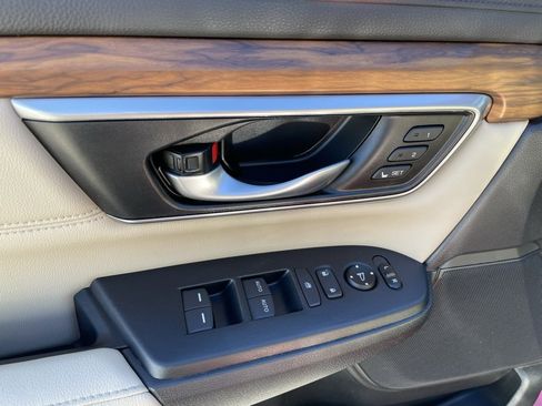 Used 2019 Honda CR-V Touring image 11