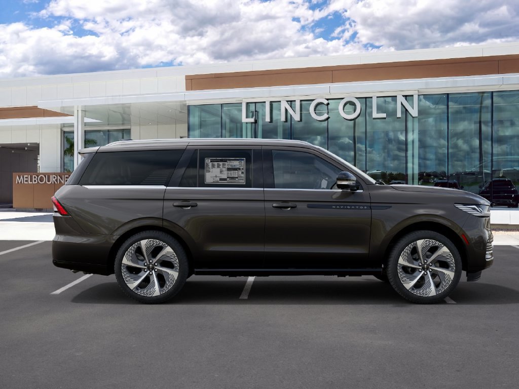 New 2027 Lincoln Navigator Black Label AWD/4WD image 5