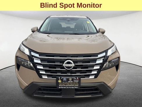 Used 2024 Nissan Rogue SV image 4