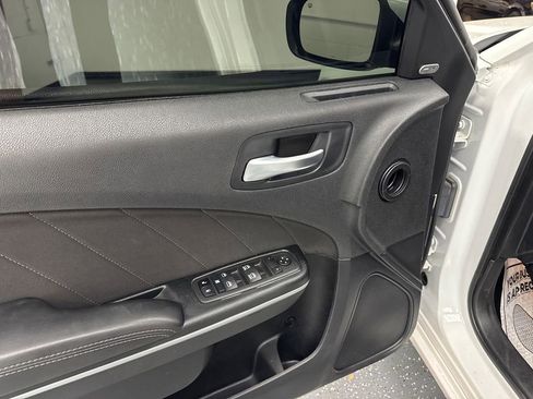 Used 2022 Dodge Charger SXT image 10