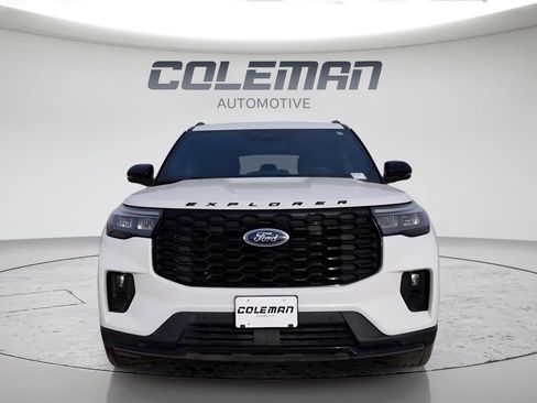 Used 2025 Ford Explorer ST-Line w/ ST-Line Street Pack image 8