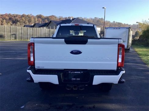 Used 2023 Ford F250 XLT image 9