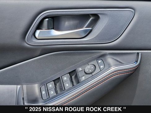 Used 2025 Nissan Rogue SV AWD/4WD image 14