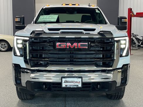 New 2026 GMC Sierra 2500 Pro w/ Convenience Package AWD/4WD image 8