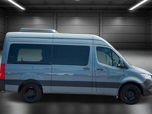 Used 2025 Mercedes-Benz Sprinter 2500 image 5