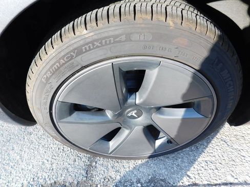 Used 2023 Tesla Model 3 Standard Range image 8