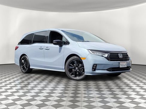 Certified 2023 Honda Odyssey Sport image 2