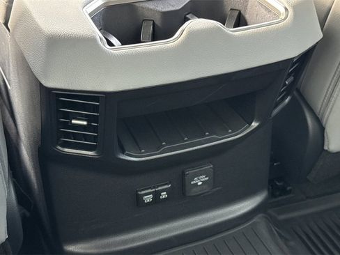 Used 2025 Toyota Tundra Limited image 16