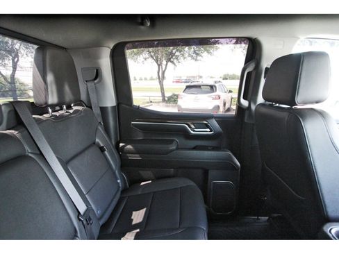 Used 2023 Chevrolet Silverado 1500 LT Trail Boss w/ LT Trail Boss Premium Package AWD/4WD image 12