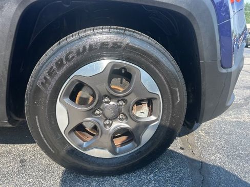 Used 2017 Jeep Renegade Sport w/ Power & Air Group FWD image 20
