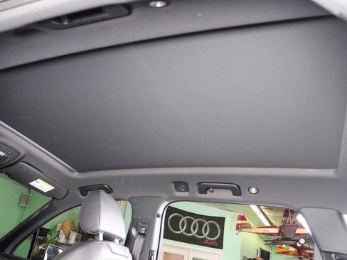 Used 2018 Audi Q7 3.0T Prestige w/ Prestige Package image 36