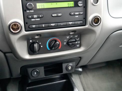 Used 2011 Ford Ranger XLT image 27