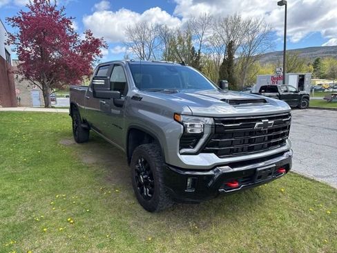 Used 2025 Chevrolet Silverado 2500 LT w/ Trail Boss Package AWD/4WD image 13