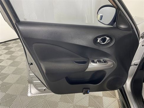 Used 2012 Nissan Juke SL w/ Sport Pkg image 18