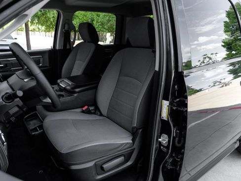Used 2022 RAM 1500 Classic SLT RWD image 37