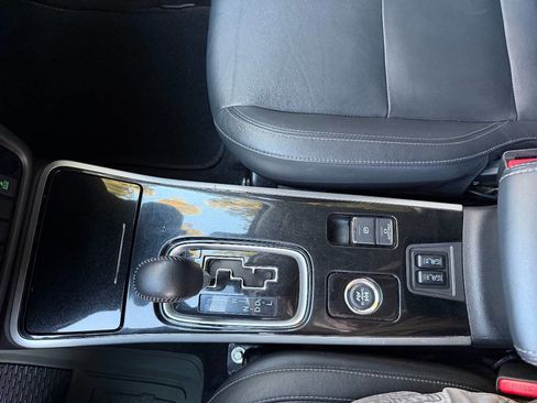 Used 2020 Mitsubishi Outlander SEL image 36