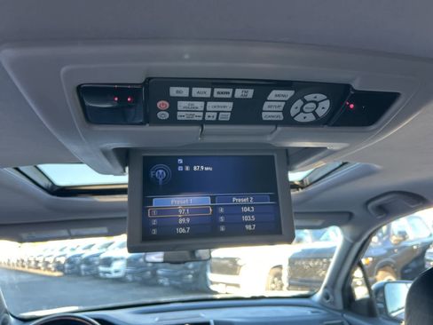 Used 2017 Honda Pilot Touring image 28