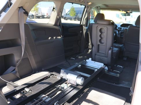 Used 2016 Honda Odyssey EX-L image 24
