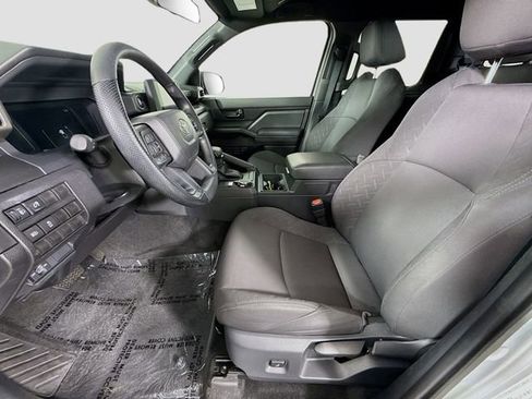 Certified 2025 Toyota Tacoma SR AWD/4WD image 19