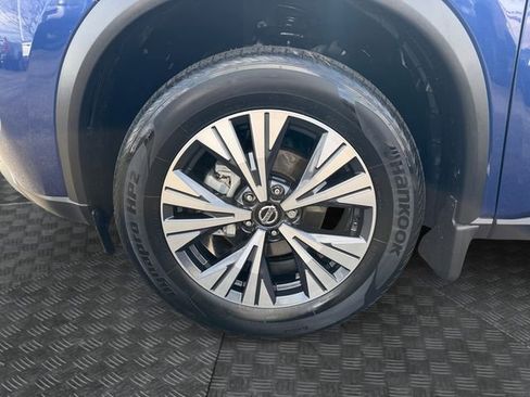 Used 2021 Nissan Rogue SV image 14