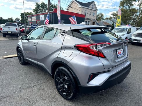 Used 2019 Toyota C-HR LE image 5