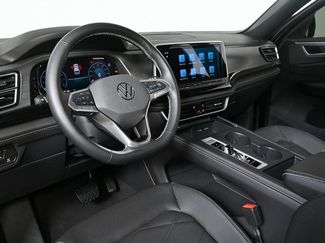 Certified 2025 Volkswagen Atlas Cross Sport SE video 3