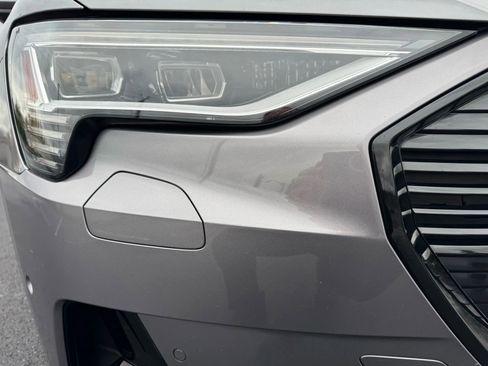 Used 2022 Audi e-tron Premium Plus w/ Premium Plus Package image 13