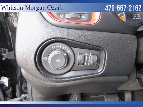 Used 2019 Jeep Renegade Trailhawk w/ UConnect 8.4 Nav Group AWD/4WD image 34