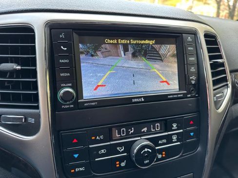 Used 2013 Jeep Grand Cherokee Laredo image 31