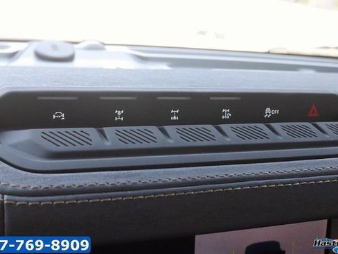 New 2025 Ford Bronco Badlands image 30