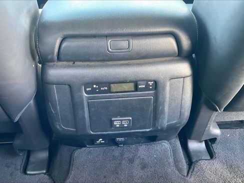 Used 2017 Nissan Armada SL image 33