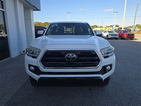 Used 2018 Toyota Tacoma SR5 image 2