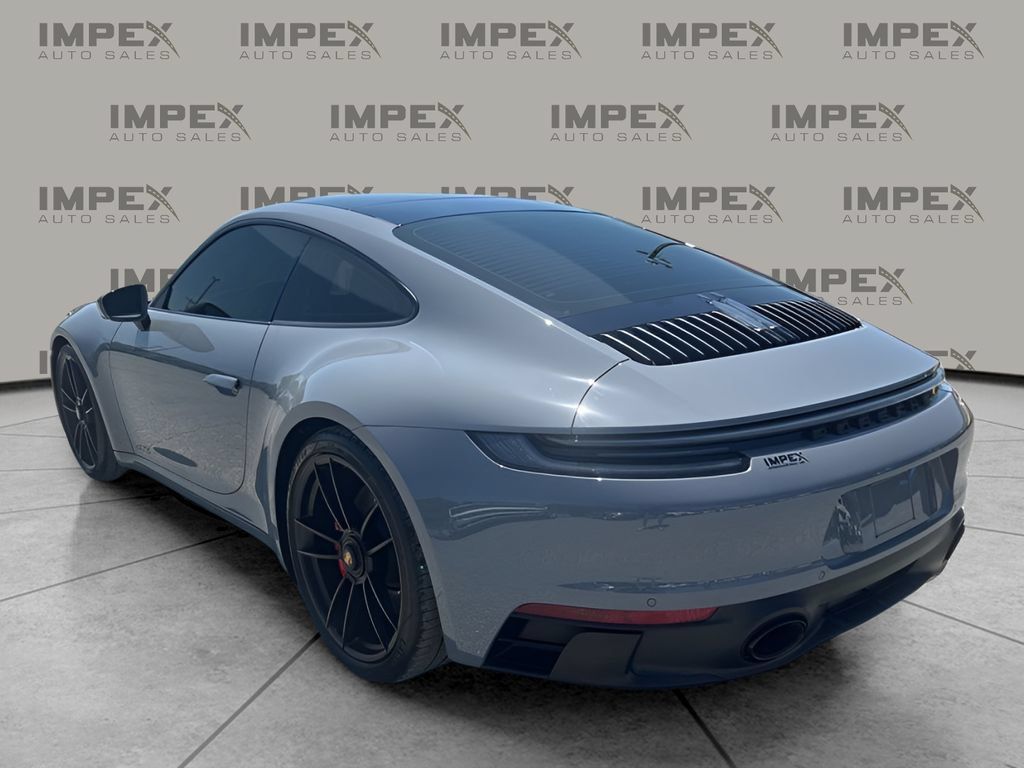 Used 2024 Porsche 911 Carrera GTS RWD image 3