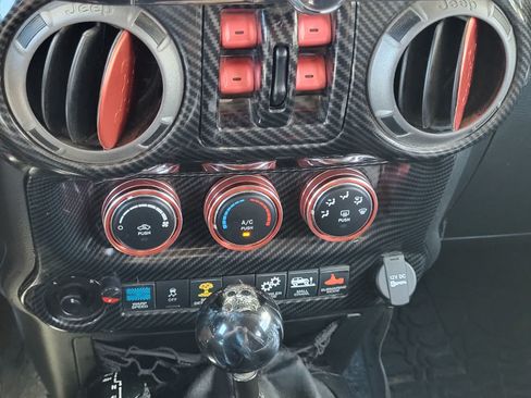 Used 2015 Jeep Wrangler Unlimited Sport AWD/4WD image 10