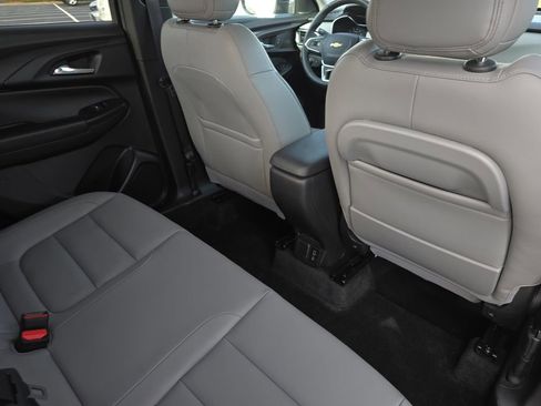 Used 2021 Chevrolet TrailBlazer LT w/ Premium Seating Package image 11