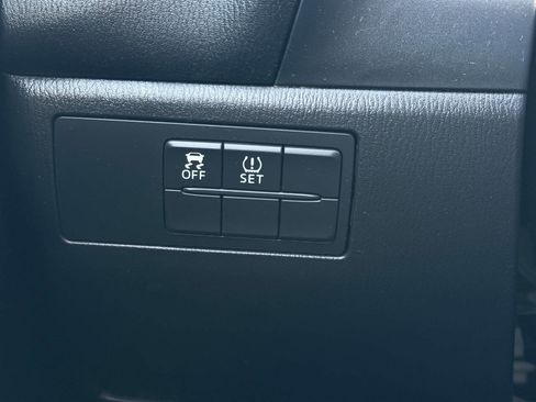 Used 2014 MAZDA MAZDA3 i Sport image 33