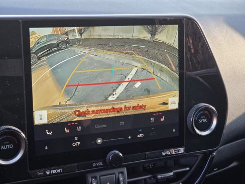 Used 2025 Lexus NX 250 NX 250 Premium w/ Towing Package (2000 Lbs) image 16