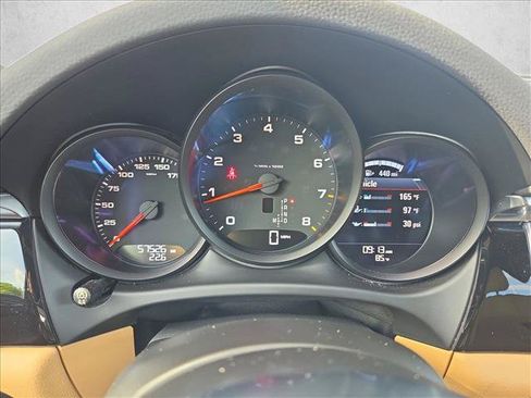 Used 2018 Porsche Macan AWD/4WD image 9