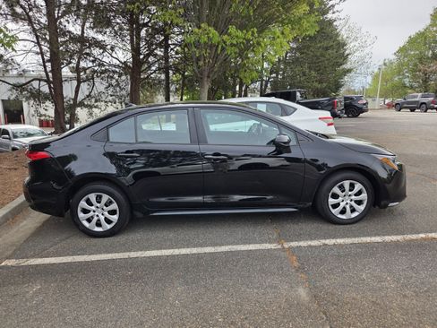 Used 2023 Toyota Corolla LE image 4