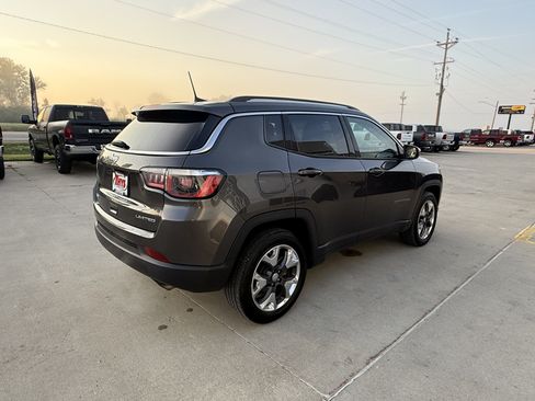 Used 2019 Jeep Compass Limited AWD/4WD image 33