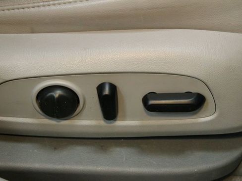 Used 2018 GMC Acadia SLT image 12