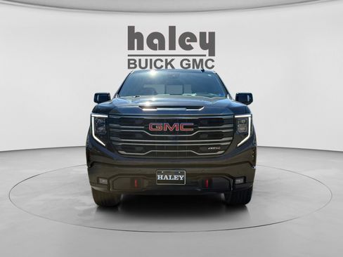 Used 2022 GMC Sierra 1500 AT4 w/ AT4 Premium Package image 8