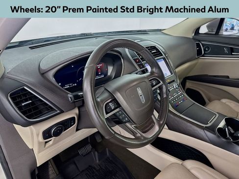 Used 2020 Lincoln Nautilus Reserve w/ Equipment Group 201A image 9