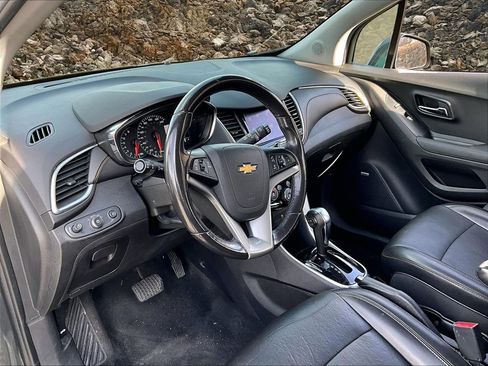 Used 2020 Chevrolet Trax Premier image 12