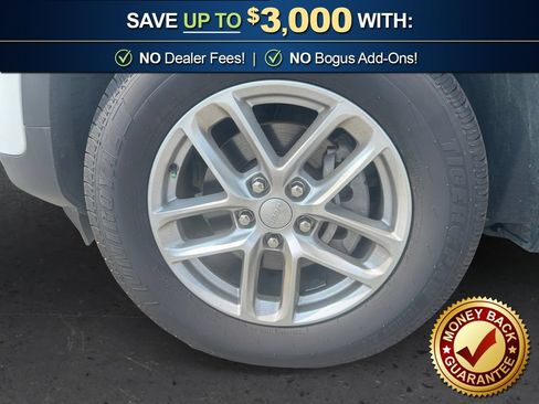 Used 2023 Jeep Grand Cherokee Laredo X RWD image 18