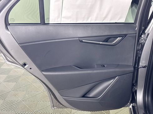 New 2026 Kia Niro LX image 18