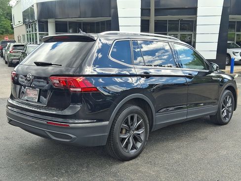 Used 2022 Volkswagen Tiguan SE FWD image 6