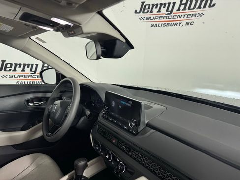 Used 2025 Honda Accord LX image 27