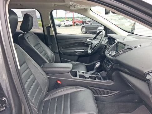 Used 2019 Ford Escape Titanium AWD/4WD image 31